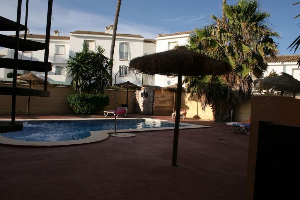 Selecta - Chalet Primera Linea Piscina Y Parking Isla Canela Exterior foto